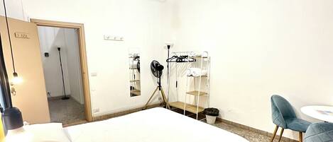 4 bedrooms, iron/ironing board, free WiFi