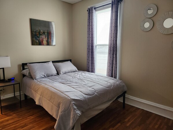 2 Schlafzimmer, Schreibtisch, Bügeleisen/Bügelbrett, kostenloses WLAN