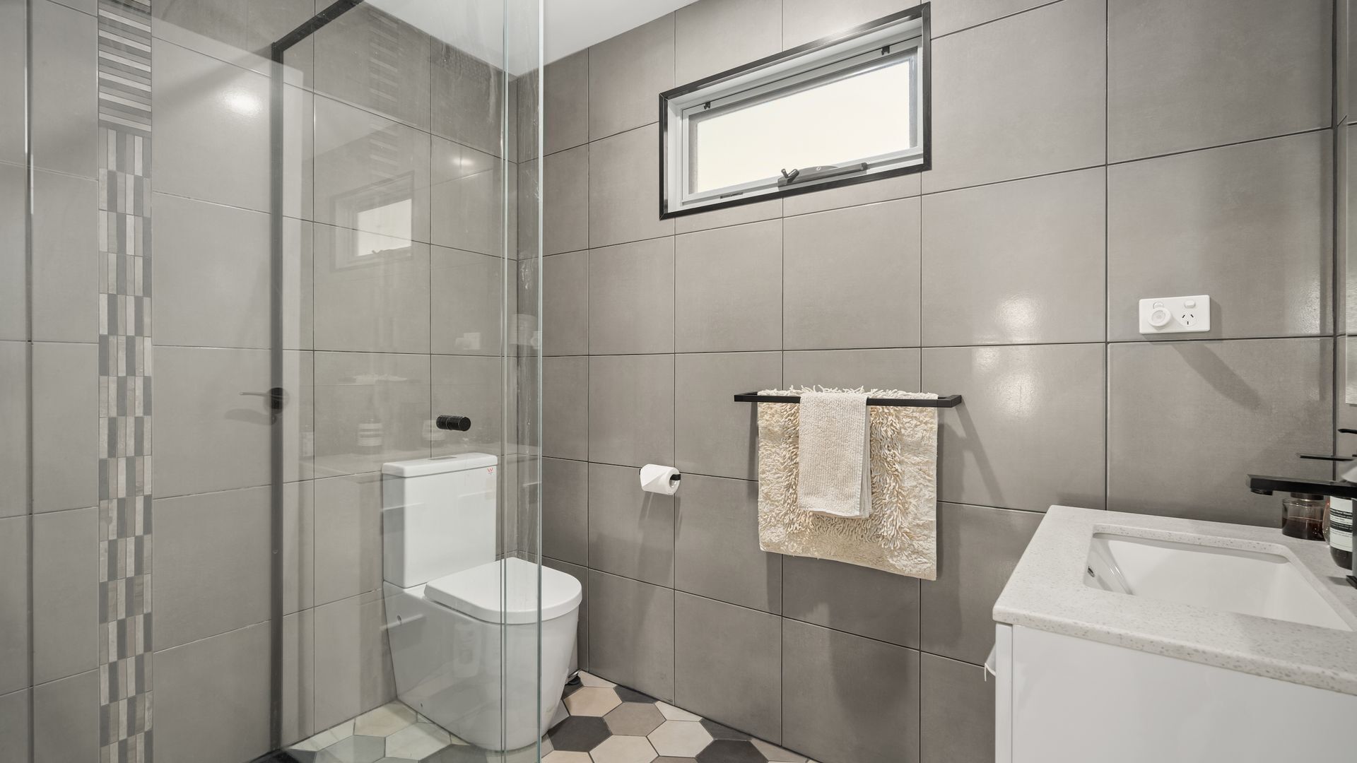 Shower, towels