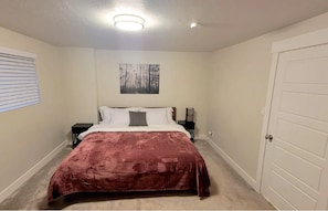 3 bedrooms, desk, iron/ironing board, free WiFi