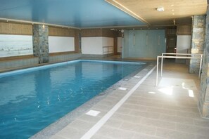 A heated pool - Chalet des Oursons - Two Bedroom Apartment, Sleeps 5 (Cohennoz)