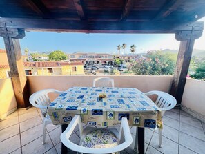 Apartment | Terrace/patio - Trilocale in centro Silvye (San Teodoro)