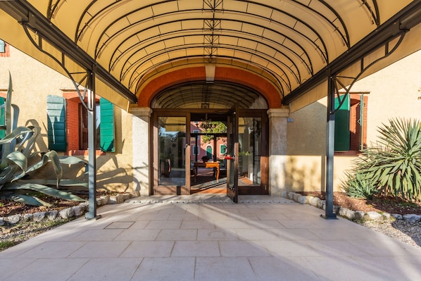 Front of property - Ciasa de Gahja (Budoia)