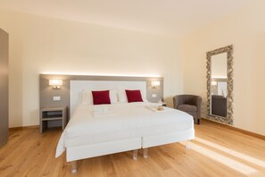 Suite | Caixa forta a l'habitació i planxa i posts de planxar 