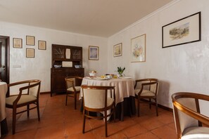 Daily buffet breakfast (EUR 12 per person) - Ciasa de Gahja (Budoia)