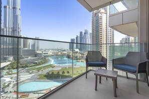Balcony - WelHome - Luxury Apartment Facing Burj Khalifa With Terrace (Dubai)