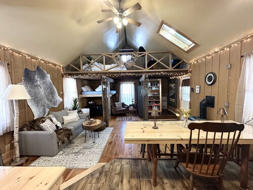 Little Red Cabin by the Brook- 5m to Waterfall