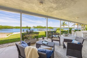 Terrace/patio - waterfront bungalow north end LBK-2 minute walk to beach (weekly availability) (Longboat Key)