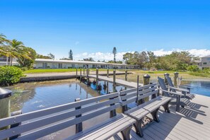 Terrace/patio - waterfront bungalow north end LBK-2 minute walk to beach (weekly availability) (Longboat Key)