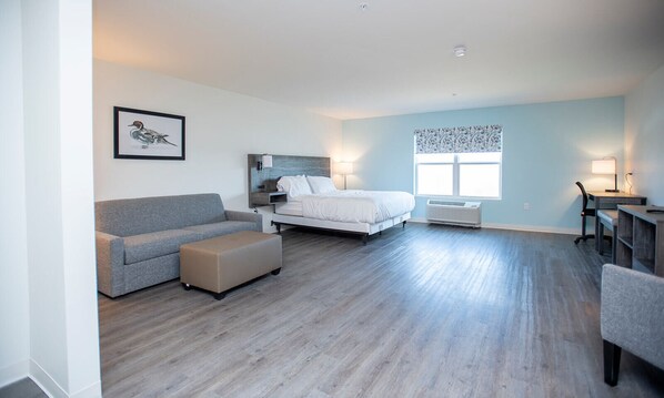 Basic-Studio, 1 King-Bett, barrierefrei | Individuell dekoriert, individuell eingerichtet, Bügeleisen/Bügelbrett