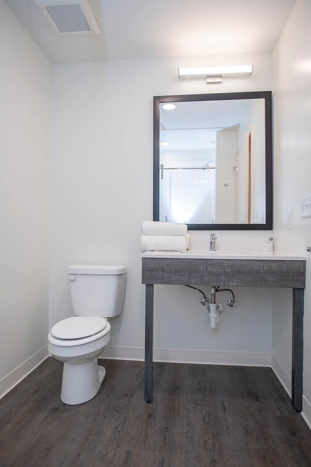 Suite clàssica | Bany | Articles de tocador gratuïts, assecador de cabells, tovalloles i sabó 