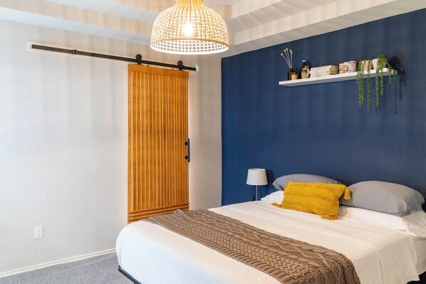 4 bedrooms, desk, iron/ironing board, free WiFi