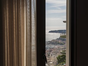 Suíte panorâmica | 1 quarto, frigobar, cofres nos quartos, escrivaninha