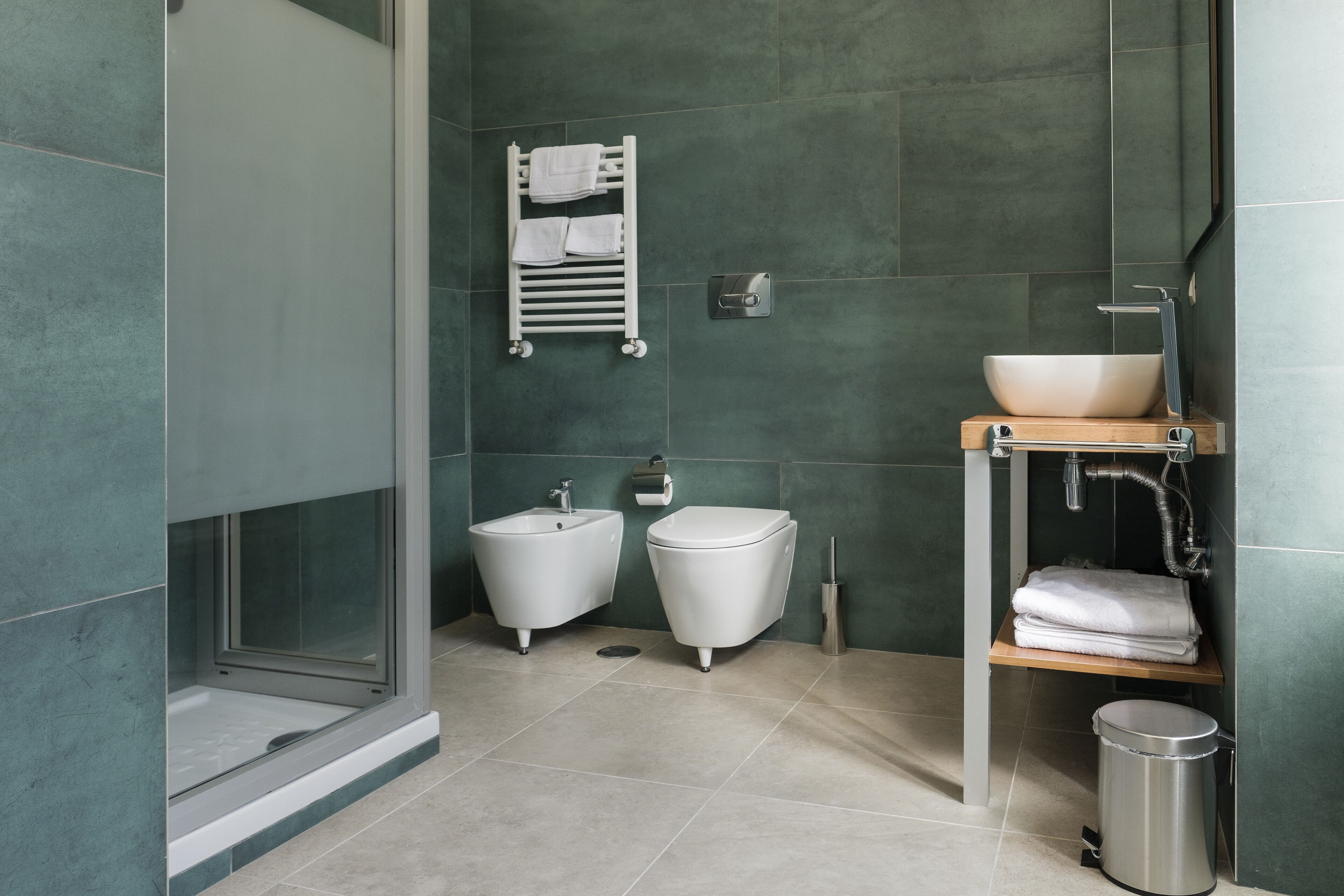 샤워 시설, 레인폴 샤워기, 헤어드라이어, 타월