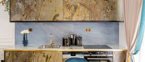 Fridge, microwave, oven, stovetop