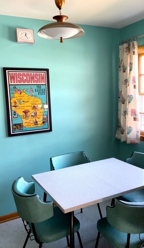 Dining - Near DT Madison - Half Block from Lake Monona & 1 Block from Lake Loop Bike Path (Monona)