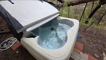 Bañera de hidromasaje al aire libre