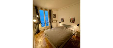 Fer et planche à repasser, Wi-Fi gratuit, draps fournis