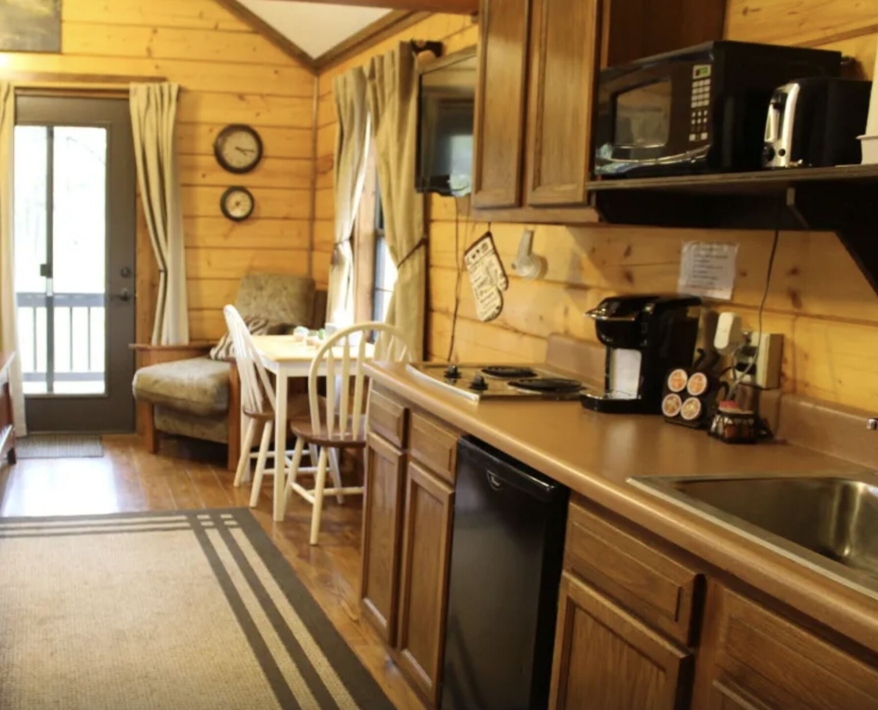 The Roost is your private cabin adjacent to sweet water lake, Gallatin