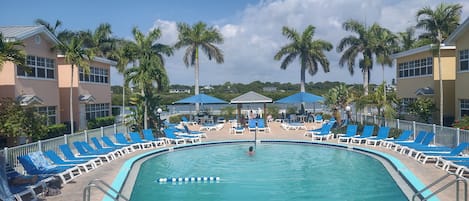 Piscine extérieure, piscine chauffée