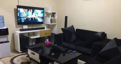Cool and chill Suite with wireless internet- 6 minutes drive in