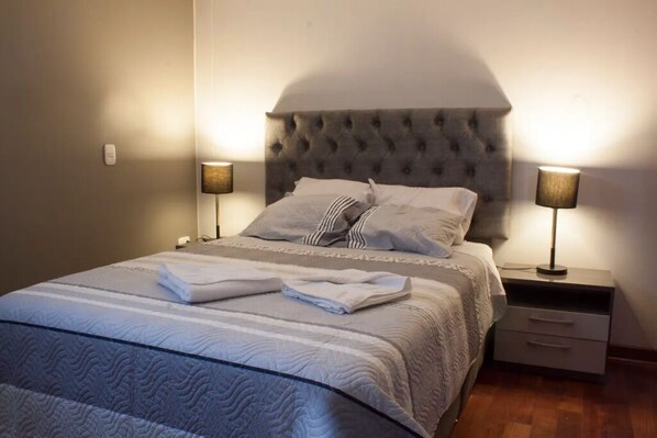 2 Schlafzimmer, Bügeleisen/Bügelbrett, kostenloses WLAN, Bettwäsche