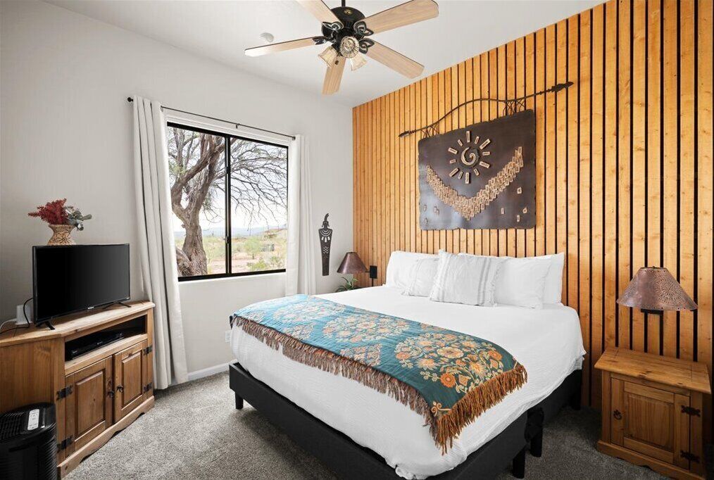 5 bedrooms, iron/ironing board, travel crib, WiFi (free)