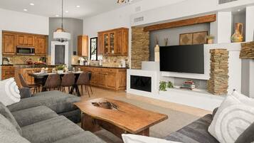 Smart TV, fireplace, video games, table tennis