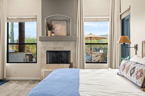 5 bedrooms, iron/ironing board, travel cot, free WiFi - 6 Hole Golf | Hot Tub | Pool+More | Featured on TV show Staycation (Phoenix)