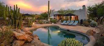6 Hole Golf | Hot Tub | Pool+More | Featured on TV show Staycation