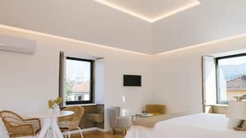 Individually decorated, individually furnished, soundproofing, free WiFi