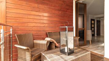 Leilighet – deluxe, 2 soverom, sjøutsikt | Terrasse/patio