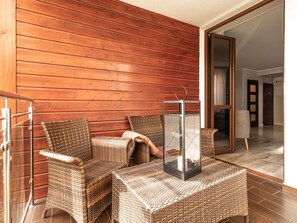 Apartamento luxo, 2 quartos, vista para o mar | Terraço/pátio