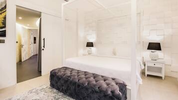 3 bedrooms, in-room safe, iron/ironing board, WiFi