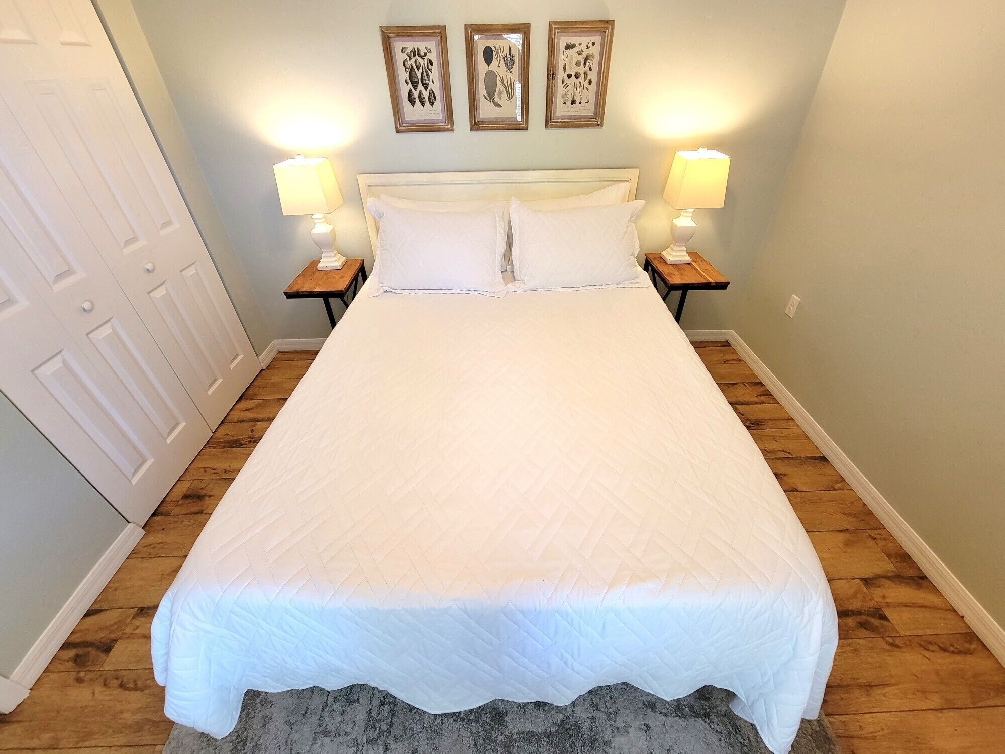 1 habitación, tabla de planchar con plancha, wifi gratis y ropa de cama 