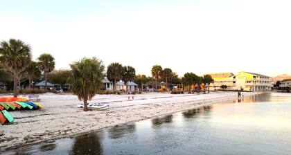 Sandpiper Wing * 1st Flr * Downtown * Clean