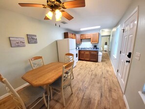 Dining - Sandpiper Wing * 1st Flr * Downtown * Clean (Cedar Key)