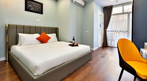 Grand tweepersoonskamer | Lakens van Egyptisch katoen, luxe beddengoed, een minibar
