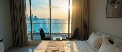 شقة عائلية | مساحة عمل للكمبيوتر المحمول وتجهيزات عازلة للصوت ومكواة/لوح كي