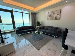 Family Apartment | Ruang tamu | TV LCD 