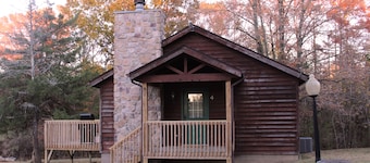 Winetrail Cabin - SIU, Giant City SP, Shawnee Forest, & Cedar Lake minutes away!