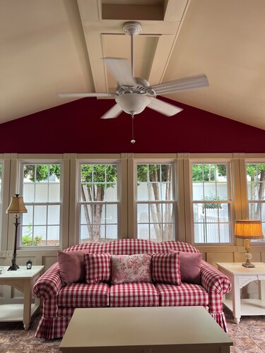 Spacious Colonial Home with Sunroom, Jacuzzi & Single-Level Living
