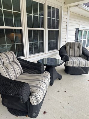 Terrace/patio - Spacious Colonial Home with Sunroom, Jacuzzi & Single-Level Living (Van Lear)