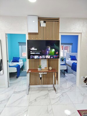 3 bedrooms, desk, iron/ironing board, free WiFi