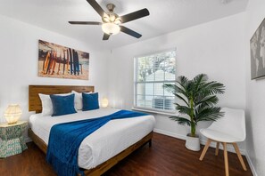 3 slaapkamers, een strijkplank/strijkijzer, reisbedje, wifi