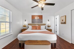 Unclassified image, 2 of 27, button - Boho Bungalow - Chic / Dog Friendly / Mins to Town (St. Augustine)