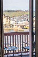 Executive Room | Hypo-allergenic bedding, free minibar, in-room safe, desk