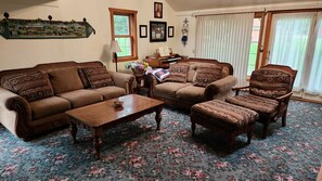 Smart TV, fireplace, DVD player