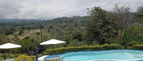Piscine extérieure