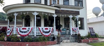 Private 2BR Renovated Guest Suite in Historic Home with Kitchen